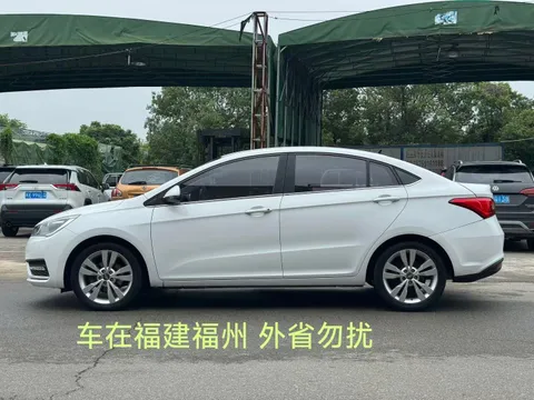 Chery Arrizo 5