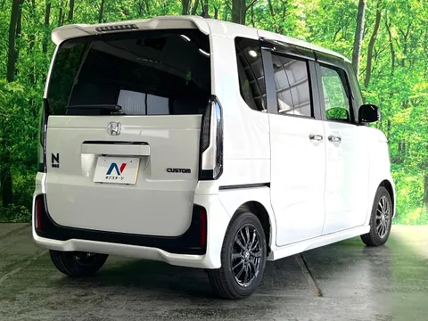 Honda N-BOX Custom