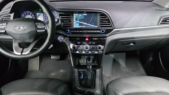Hyundai Elantra (Avante)