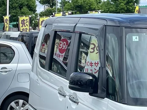 Honda N-BOX Custom