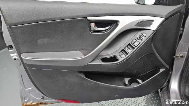 Hyundai Elantra (Avante)