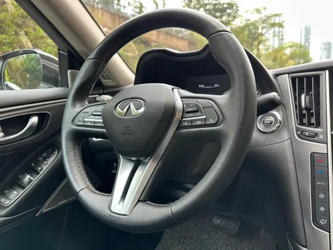 Infiniti Q50L
