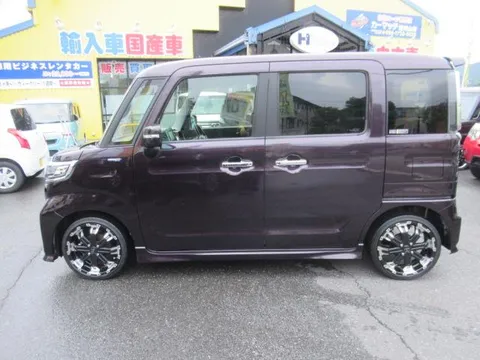 Suzuki Spacia Custom