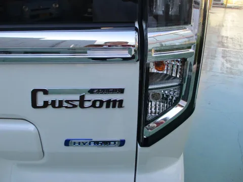Suzuki Spacia Custom
