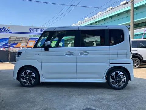 Suzuki Spacia Custom