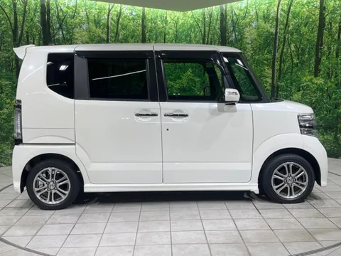 Honda N-BOX Custom