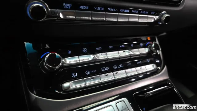 Genesis G90 (EQ900)