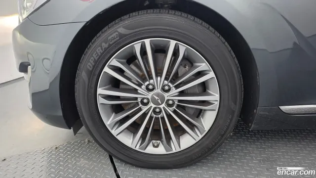 Genesis G90 (EQ900)