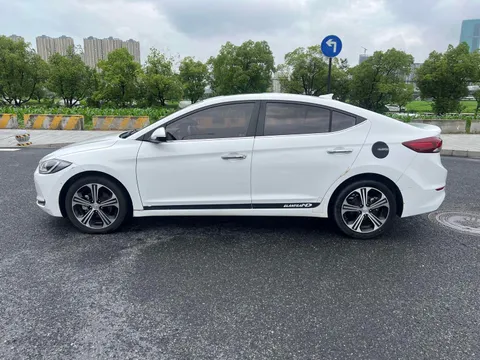 Hyundai Elantra (Avante)