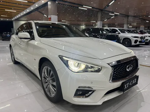 Infiniti Q50L