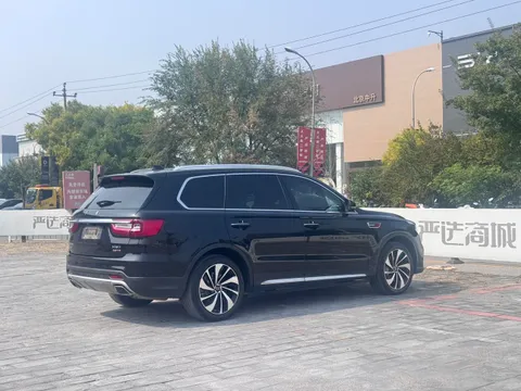 Hongqi HS7