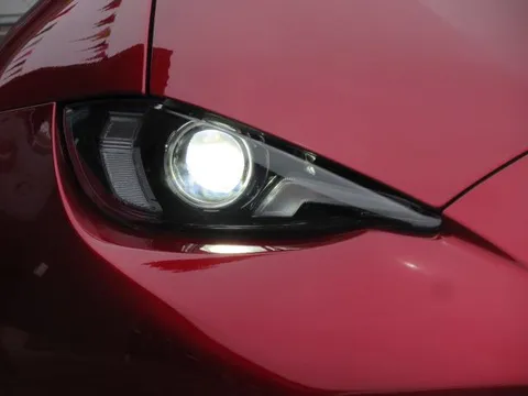 Mazda MX-5 (Roadster)