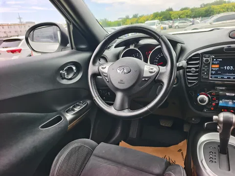 Infiniti ESQ