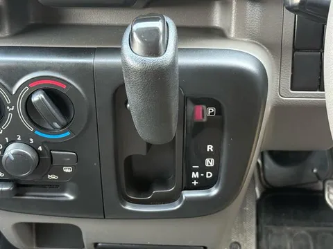 Mitsubishi Minicab Van