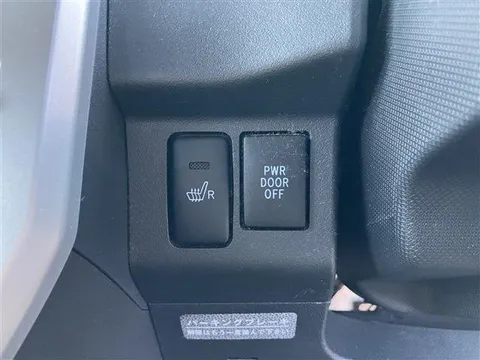 Toyota Pixis Mega