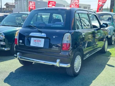 Daihatsu Mira Gino
