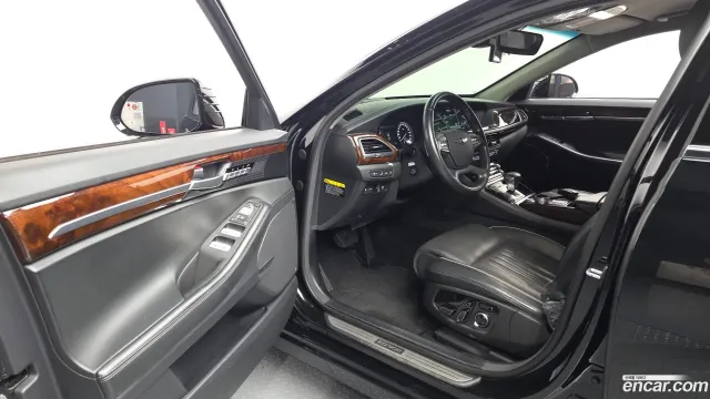 Genesis G90 (EQ900)