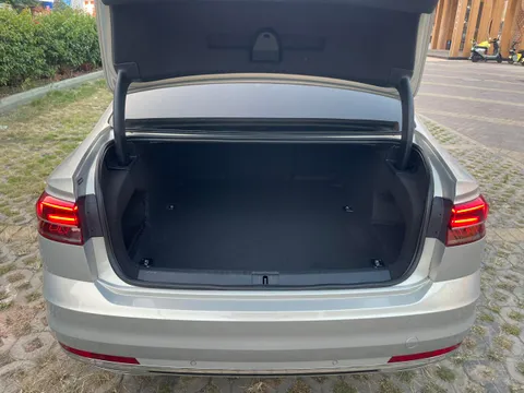 Volkswagen Phideon