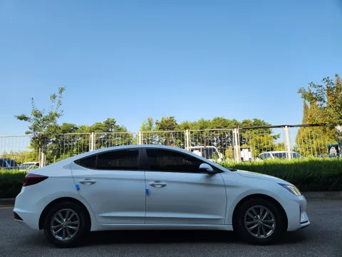 Hyundai Elantra (Avante)