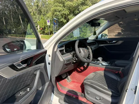 Hongqi HS5