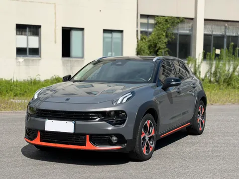 Lynk & Co 02