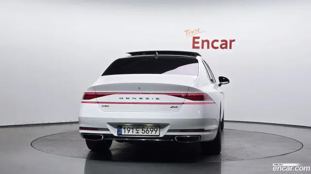 Genesis G90