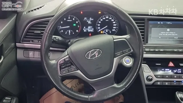 Hyundai Elantra (Avante)