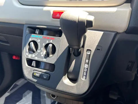 Daihatsu Mira Tocot