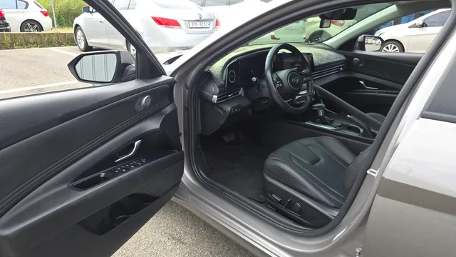 Hyundai Elantra (Avante)