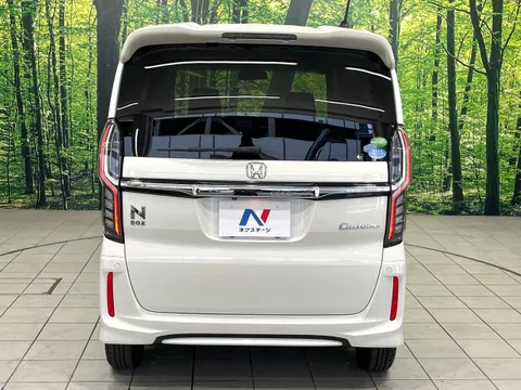 Honda N-BOX Custom