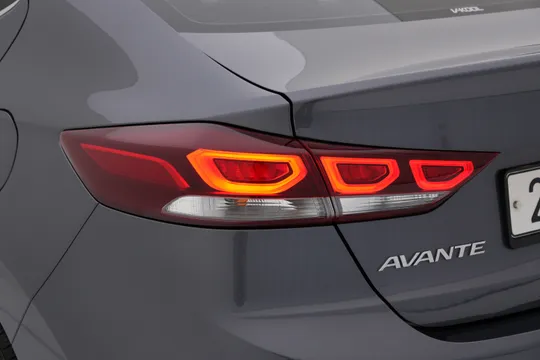 Hyundai Elantra (Avante)