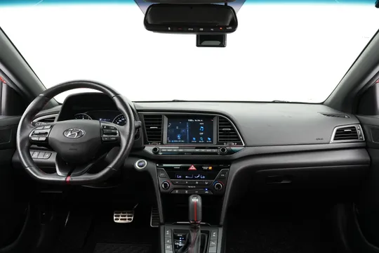 Hyundai Elantra (Avante)
