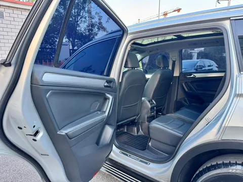 Volkswagen Tiguan L