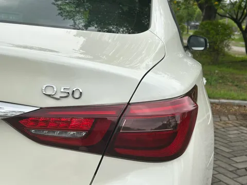 Infiniti Q50L