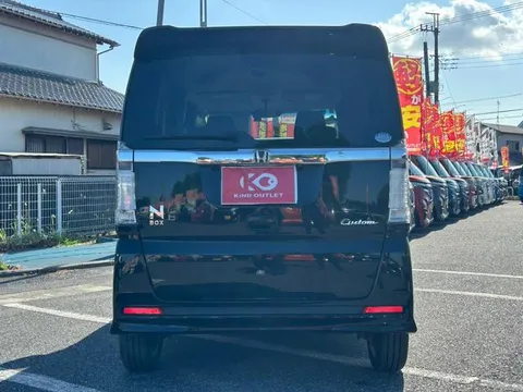 Honda N-BOX Custom