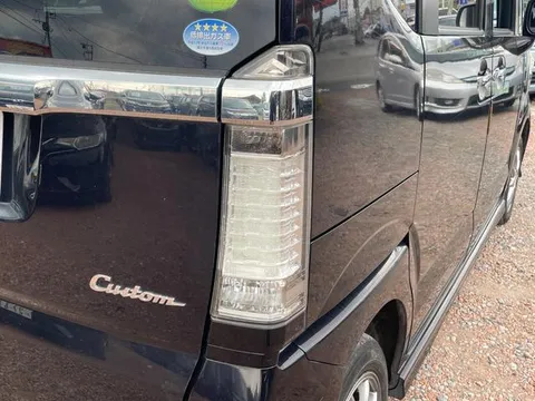 Honda N-BOX Custom