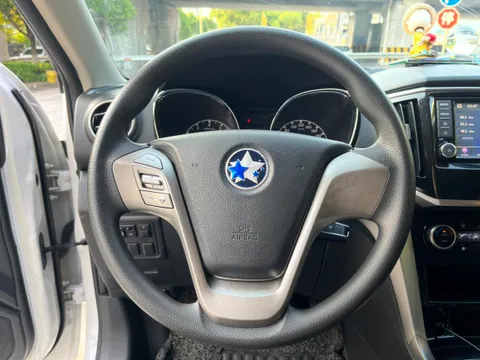 Venucia T70