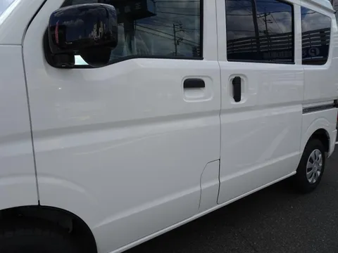Nissan Clipper Van
