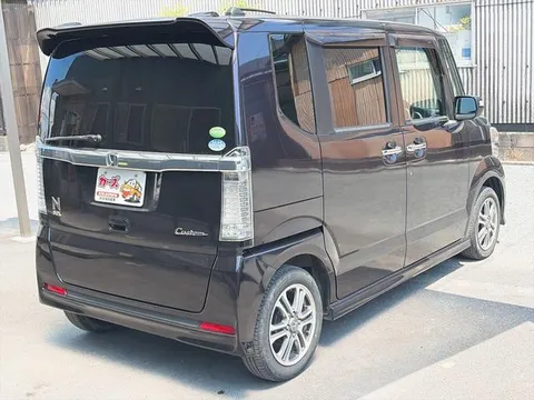 Honda N-BOX Custom