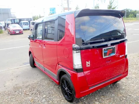 Honda N-BOX Custom