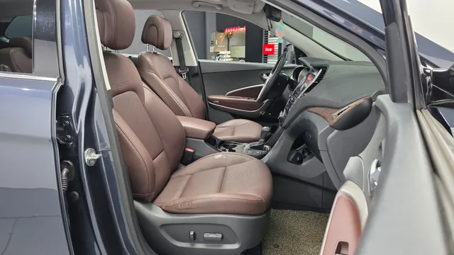 Hyundai Grand Santa Fe (Maxcruz)