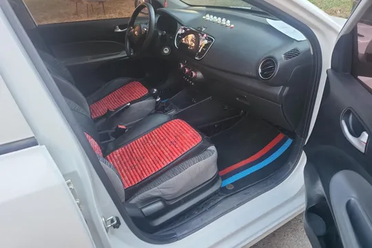 Kia Pegas