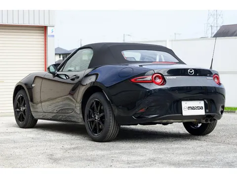 Mazda MX-5 (Roadster)