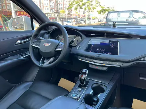 Cadillac XT4