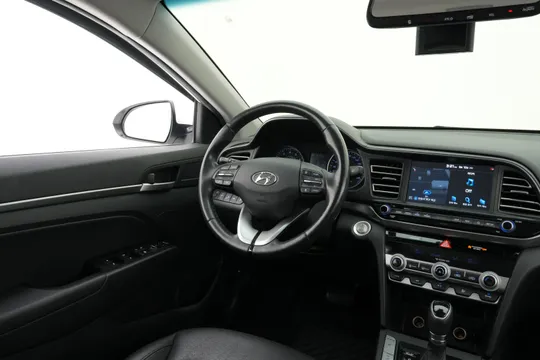 Hyundai Elantra (Avante)