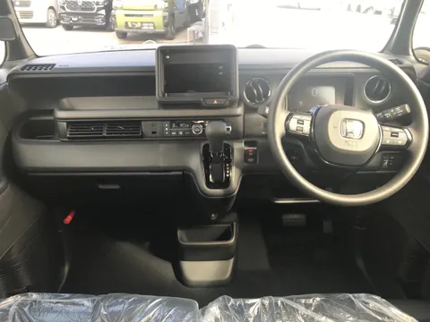 Honda N-BOX Custom