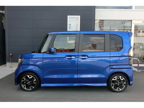 Honda N-BOX Custom