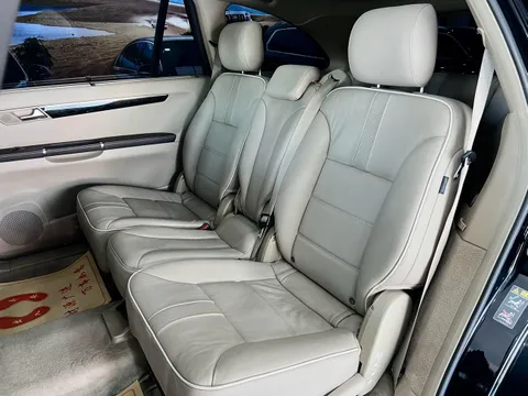 Mercedes-Benz R-Class