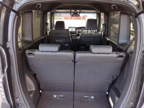 Honda N-BOX Custom