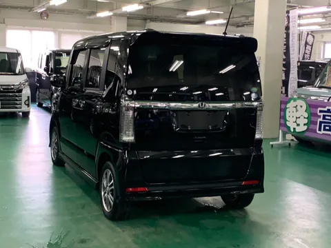 Honda N-BOX Custom